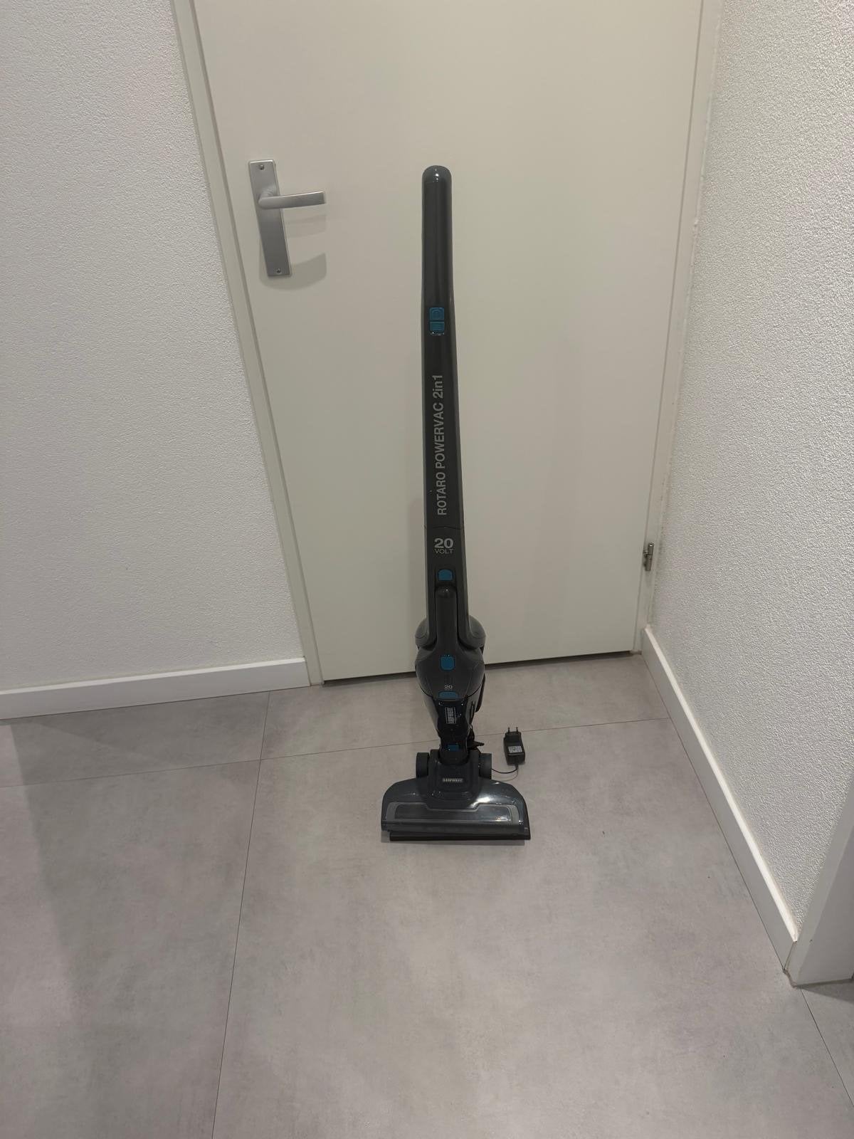 Elektrische stofzuiger - Weinig gebruikt, werkt goed, Overige merken, Draadloos, Ophalen of Verzenden, Zo goed als nieuw