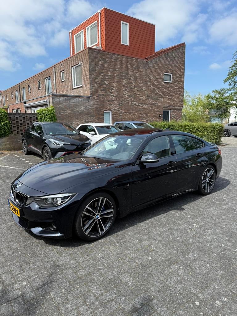 BMW 4-Serie Gran Coupé 420i Zwart Dealer Onderhouden, Auto's, Automaat, 1998 cc, Achterwielaandrijving, 4 cilinders