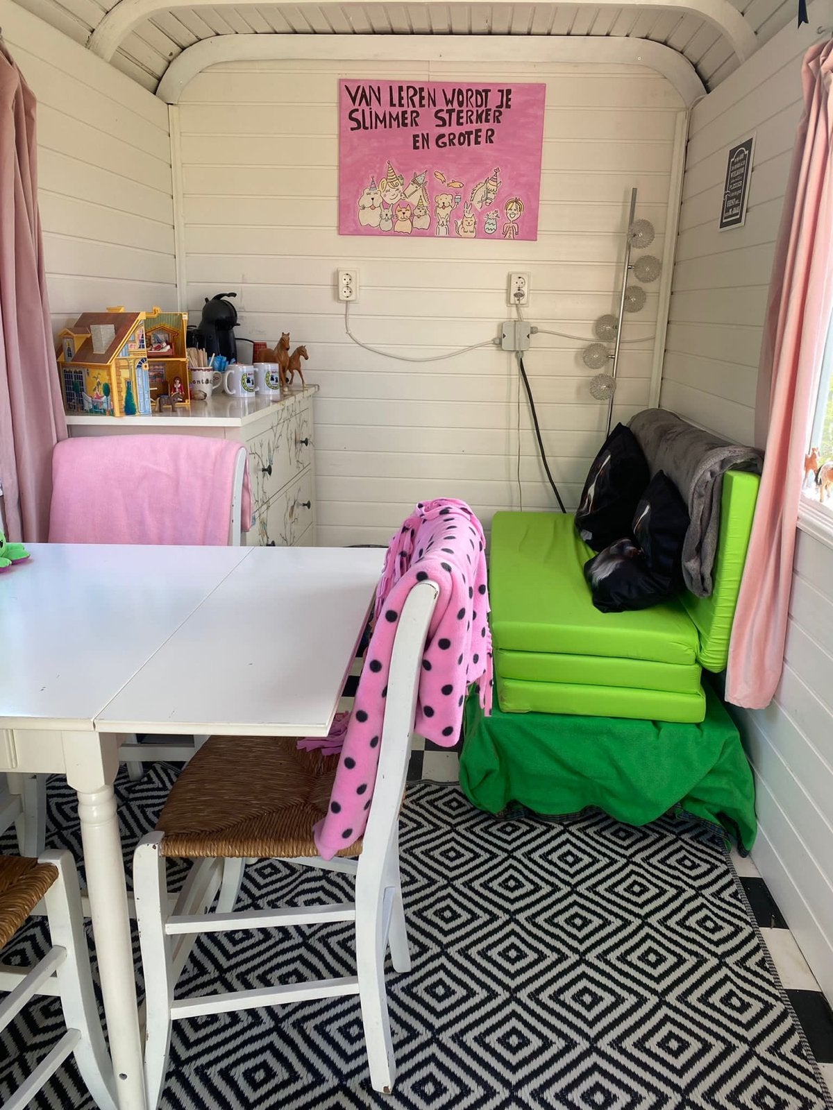 Leuke roze pipowagen, Ophalen