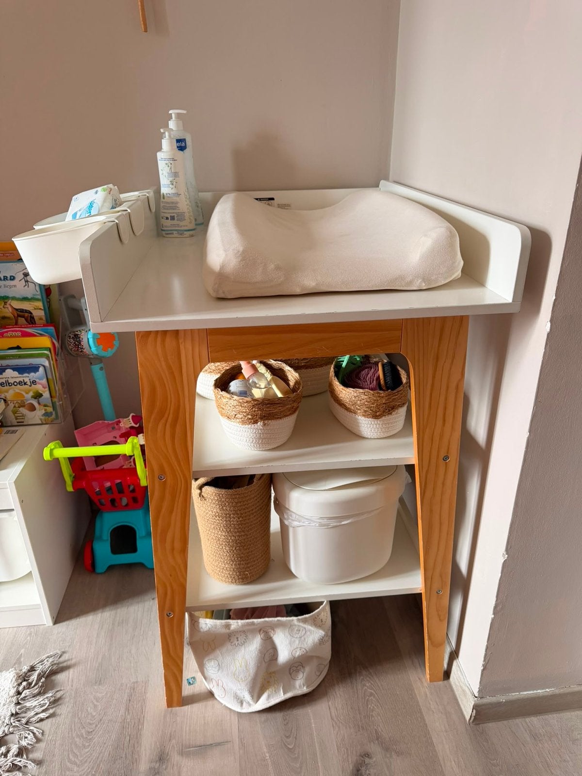 Petite Amélie  Luiertafel Verzorgingtafel, Gebruikt, Aankleedkussen, Standaard, Ophalen