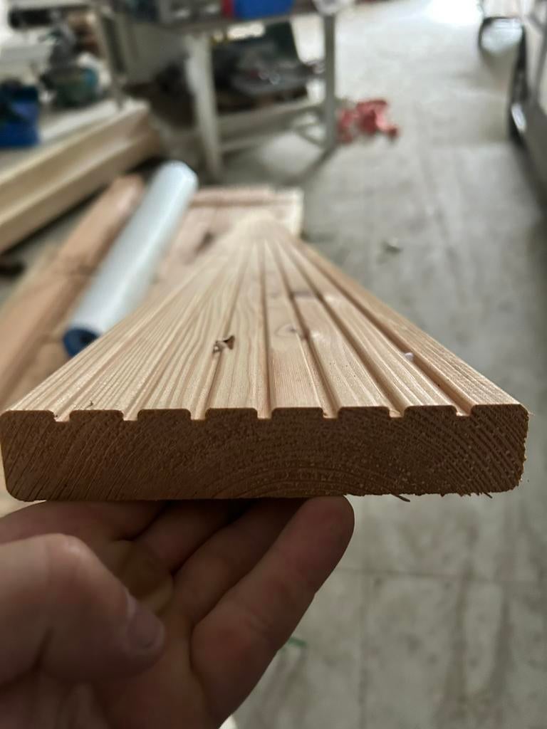 Lariks vlonderplank 28x145 ribbel dekdeel, Tuin en Terras, D, Nieuw, Ophalen of Verzenden, Hout