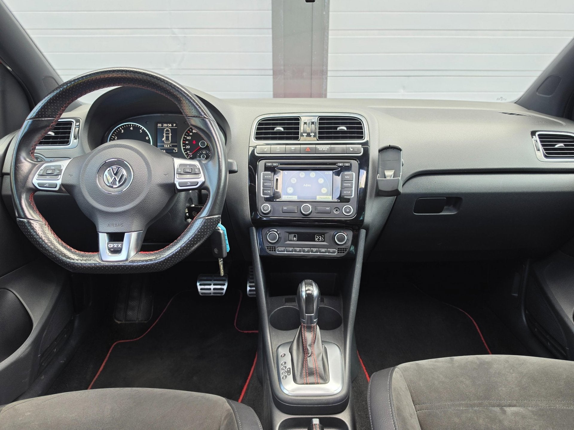 Volkswagen POLO 1.4 TSI GTI, pano nette staat,, Auto's, Euro 5, Zwart, 4 cilinders, 630 kg