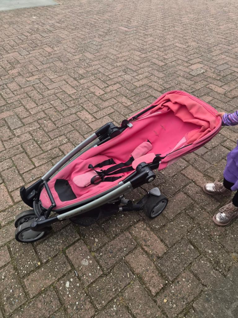 Quinny Zapp Xtra 2 Buggy Roze - moet schoongemaakt, Kinderen en Baby's, Buggy's, Ophalen