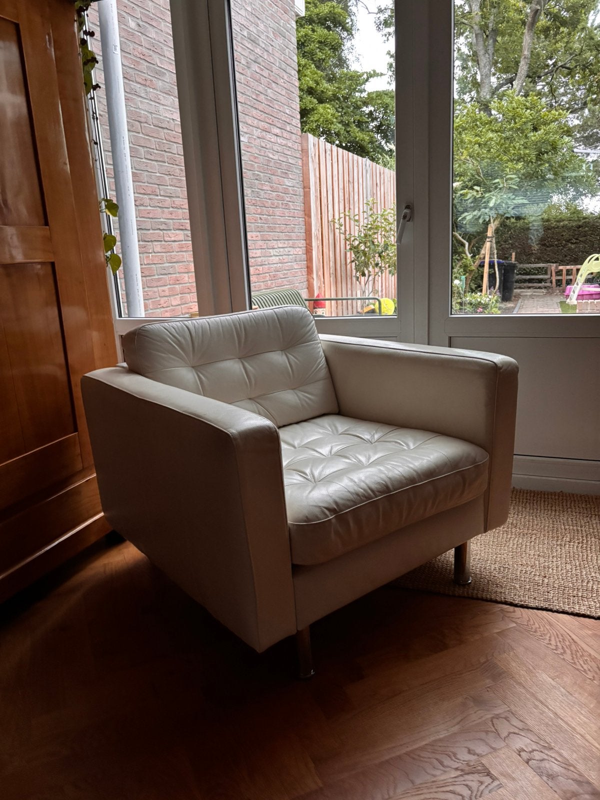 Ikea Landskrona wit leren fauteuil met chrome poten, Huis en Inrichting, Fauteuils, Ophalen, Gebruikt, 75 tot 100 cm, Leer