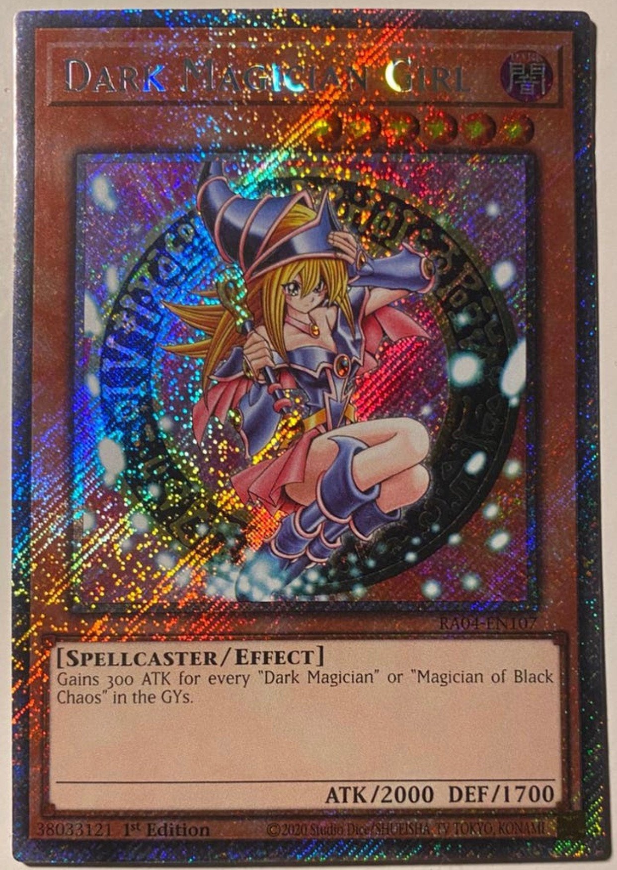 Yu-Gi-Oh! Dark Magician Girl RA04 1st Edition !, Hobby en Vrije tijd, Verzamelkaartspellen | Yu-gi-Oh!, Ophalen of Verzenden, Zo goed als nieuw