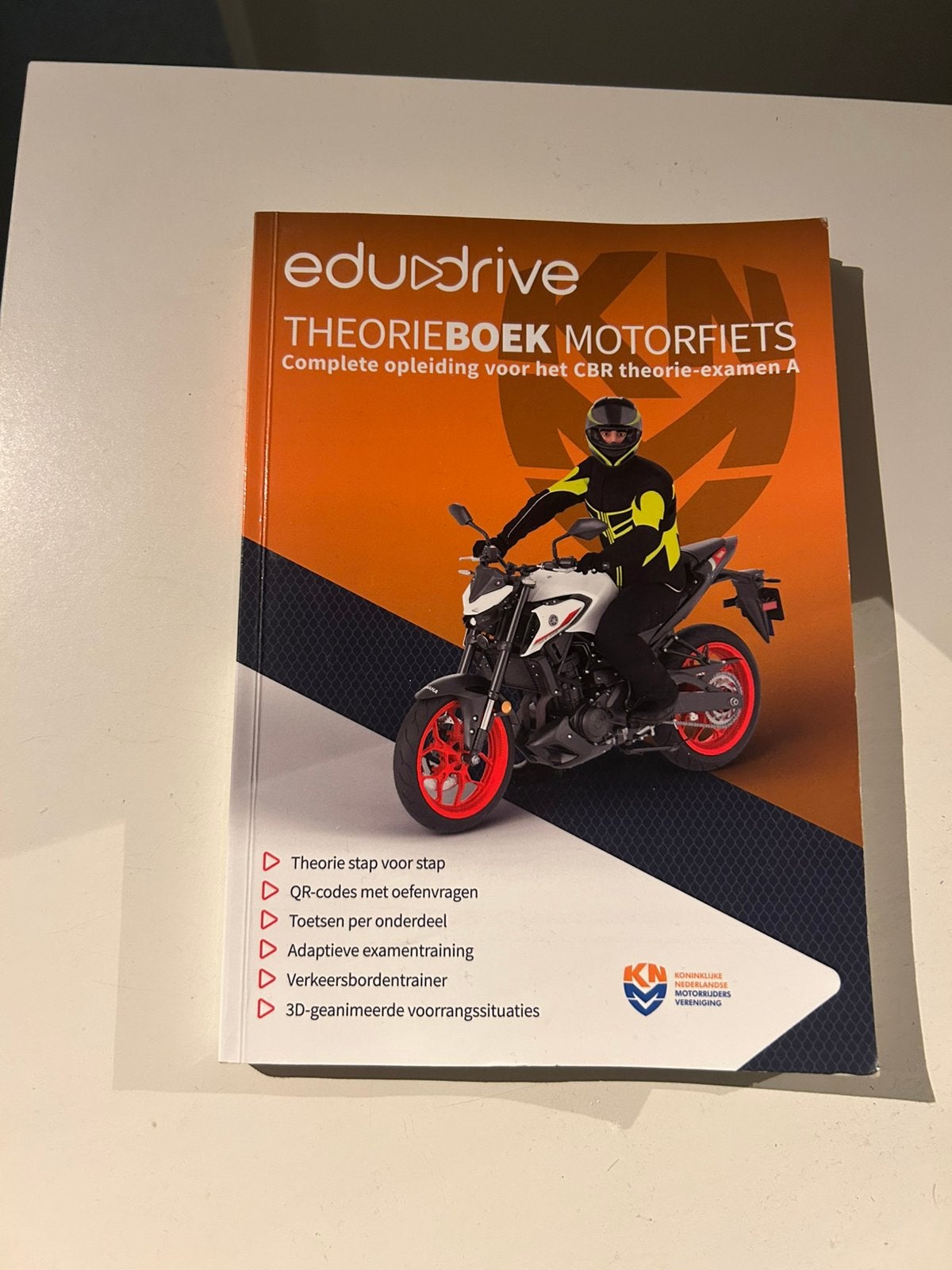 Juul Klarenbeek - Theoriebox Motorfiets Edudrive, Ophalen of Verzenden, Zo goed als nieuw, Juul Klarenbeek