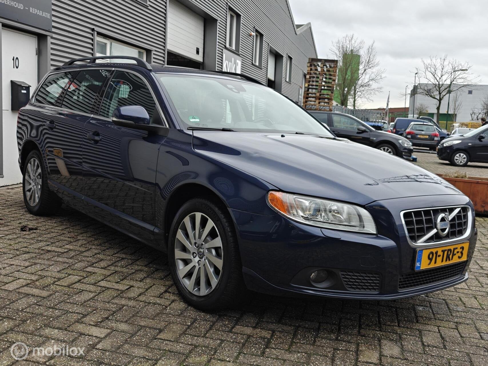 Volvo V70 1.6 T4 180pk AUTOMAAT Ltd.Ed. Volleder PDC Navi NL, Auto's, 4 cilinders, 1600 kg, 84 €/maand, 750 kg