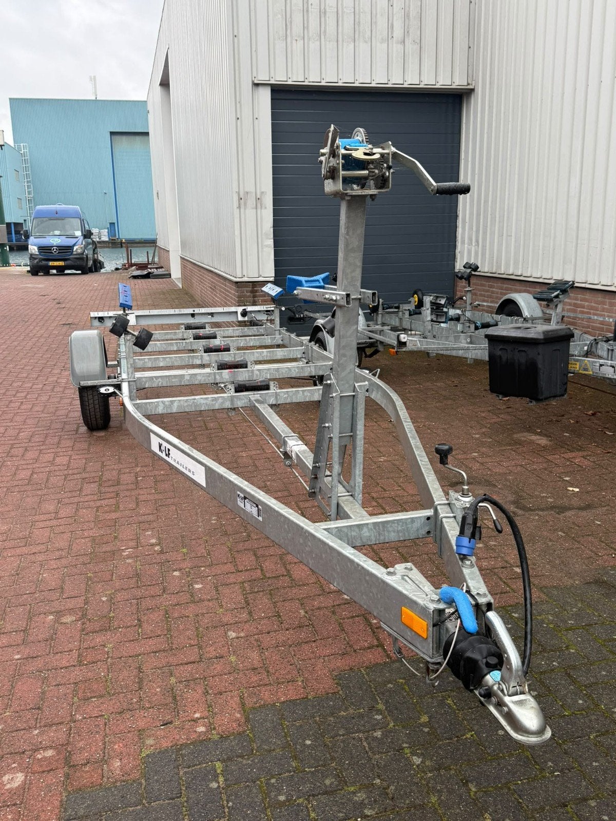 Foto 2 van Kalf trailer met een 1800KG as in nieuwstaat !!!!