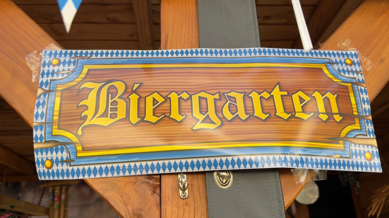 Oktoberfest / Biergarten / Apres-ski decoratie en glazen, Hobby en Vrije tijd, Ophalen of Verzenden, Zo goed als nieuw, Versiering