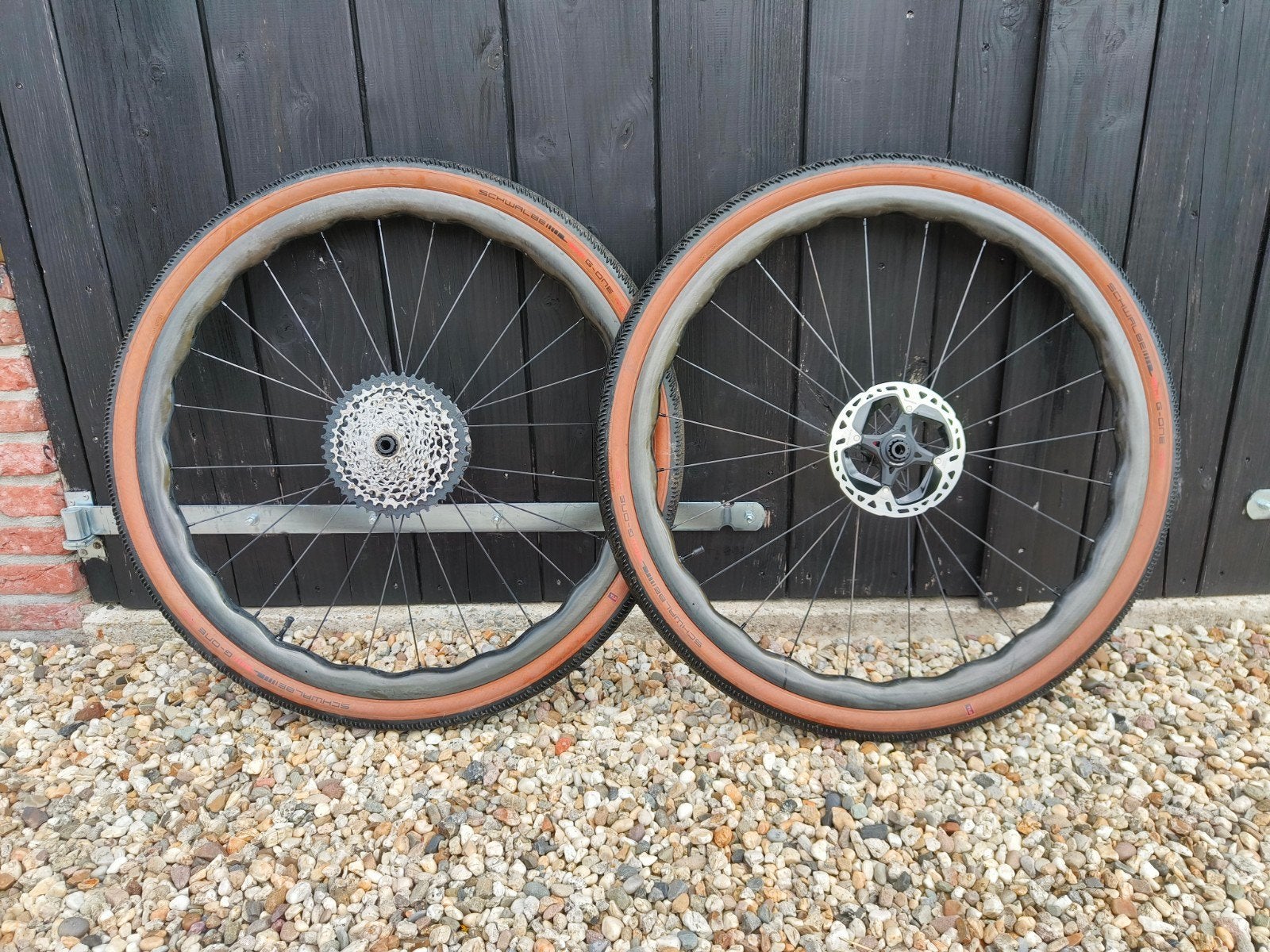 Quasar Wave Carbon (gravel) wielen met DT Swiss 240 naven, Wiel, Quasar, Ophalen of Verzenden, Zo goed als nieuw