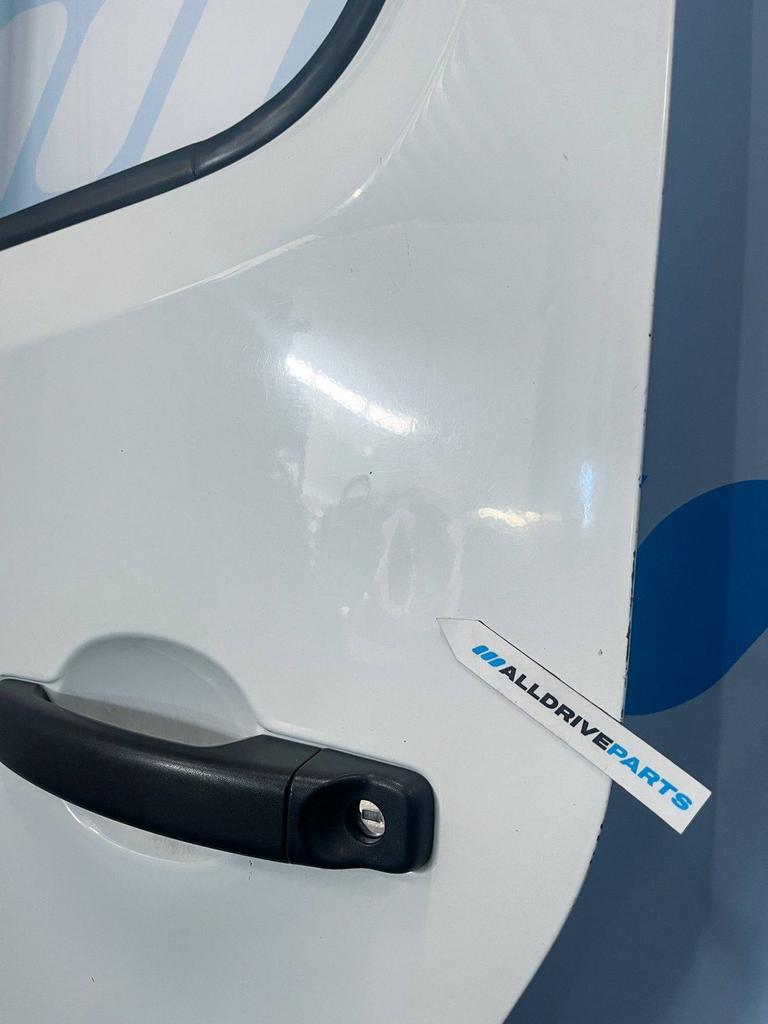 Voorportier links Renault Trafic Wit 801015693R, Gebruikt, -, Deur, -
