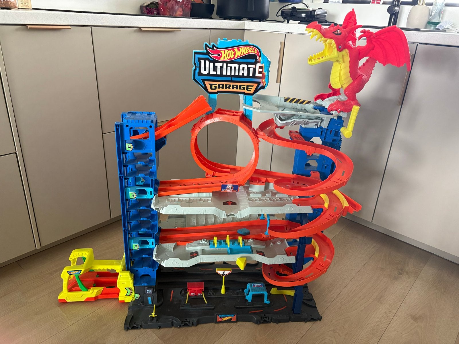 Hot Wheels Ultimate Garage met draak, Ophalen, Zo goed als nieuw