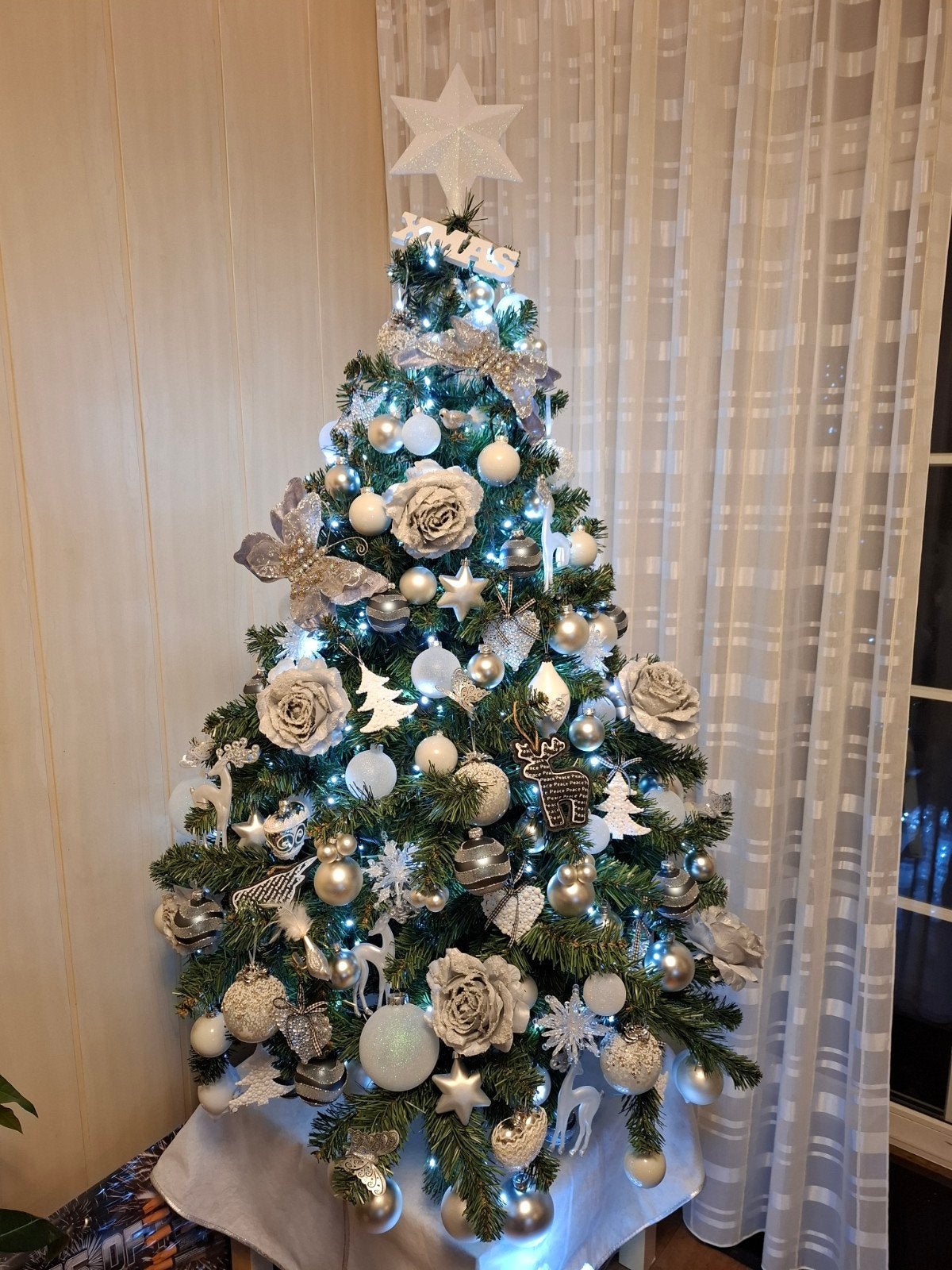 kerstboom met versiering, Ophalen