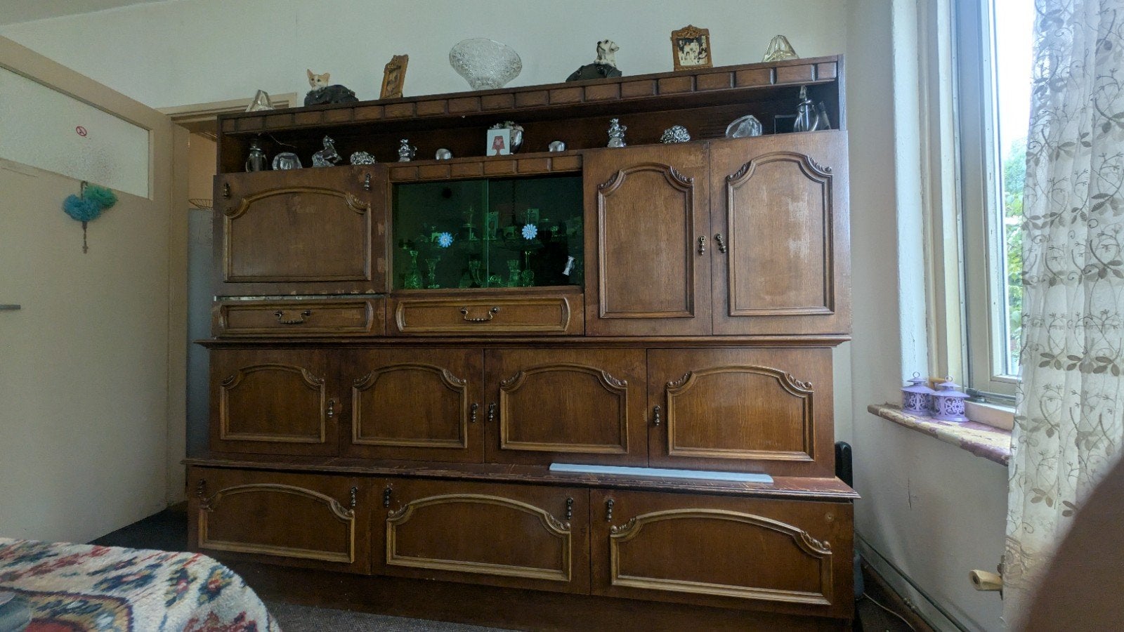 Grote, robuuste houten wandkast / dressoir., Ophalen of Verzenden