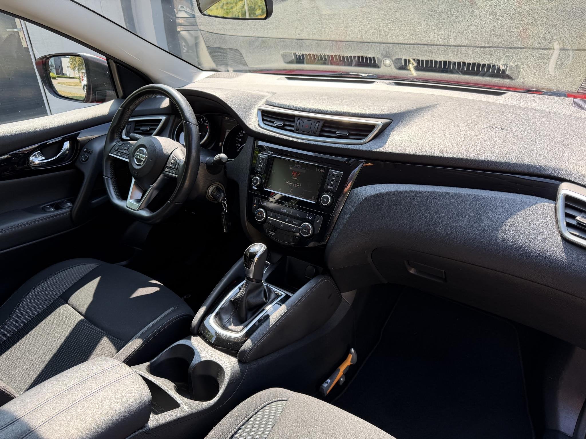 Nissan Qashqai 1.3 DIG-T Acenta Automaat | Achteruitrijcamer, Auto's, Nissan, Stof, Gebruikt, Euro 6, 4 cilinders