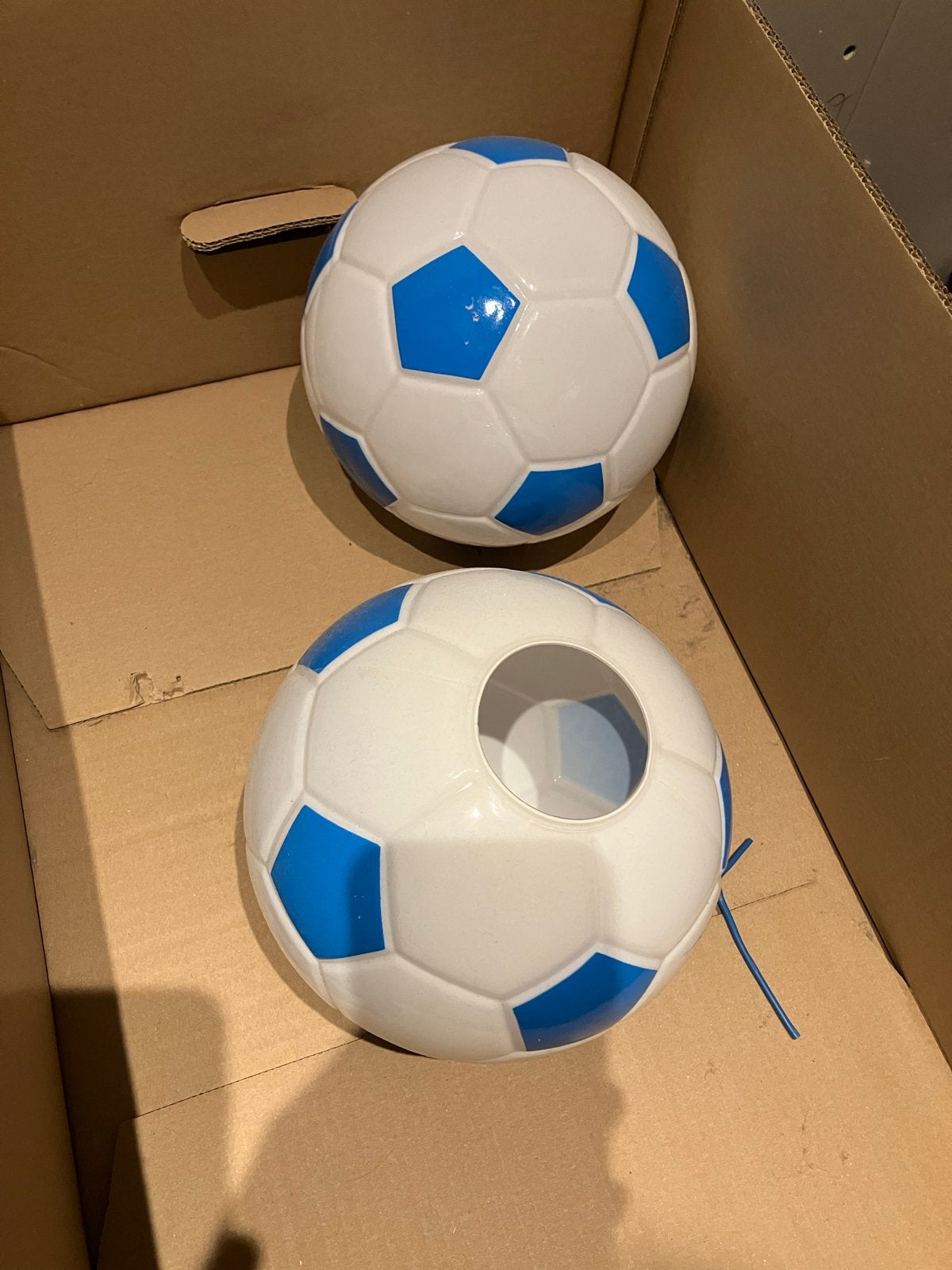 2x Plafondlamp Voetbal - Ideaal voor Kinderkamer, Ophalen of Verzenden, Gebruikt, Kunststof