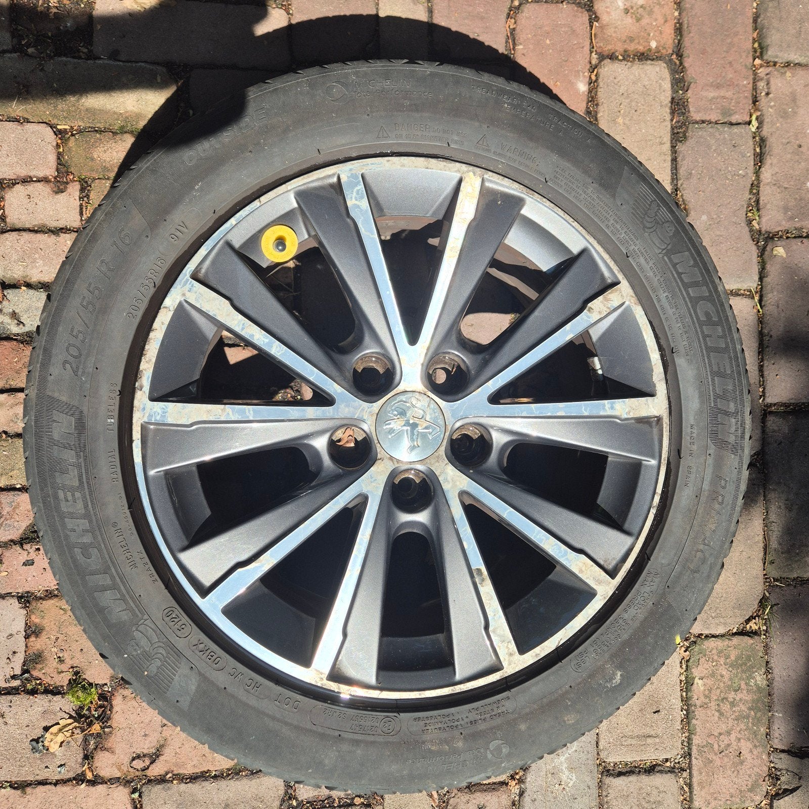4 banden (2 nieuw) met aluminium  peugeot 308 velgen 205/55/, Auto-onderdelen, Banden en Velgen, Ophalen, Gebruikt, 16 inch, Banden en Velgen