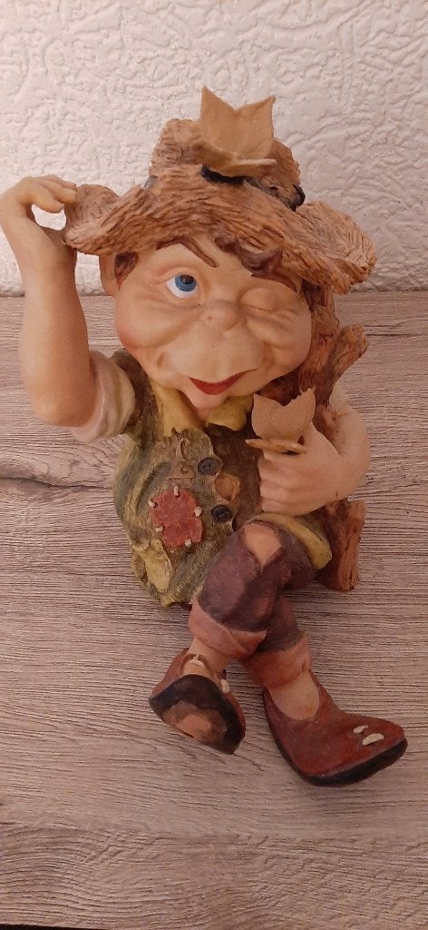 laven efteling Linder met zijn vlinders, Ophalen of Verzenden, Zo goed als nieuw, Beeldje of Poppetje