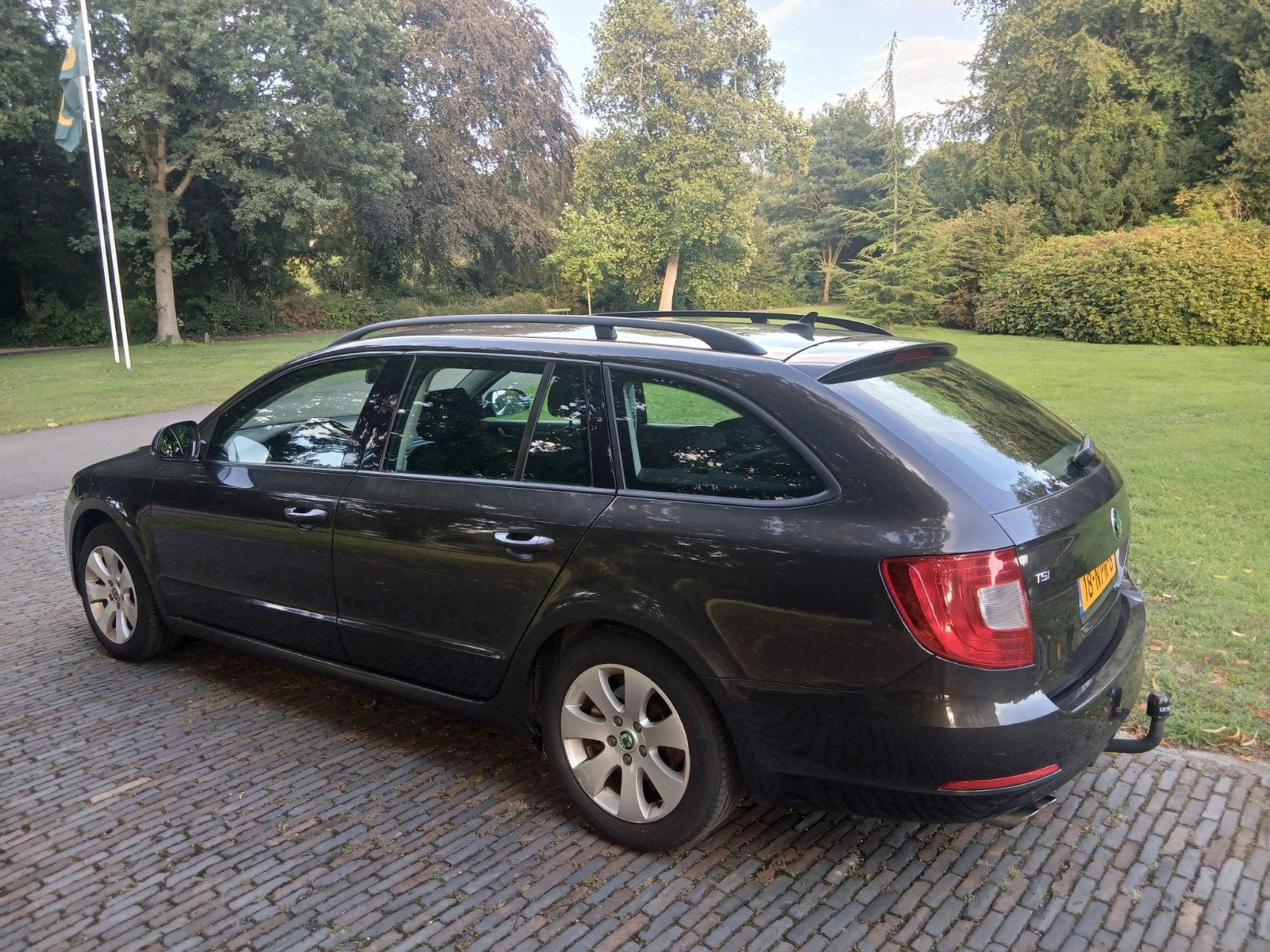Superb Combi 1.8 TSI Automaat Airco Navi Pdc Trekh Apk 10-27, Stof, Zwart, Zwart, Particulier
