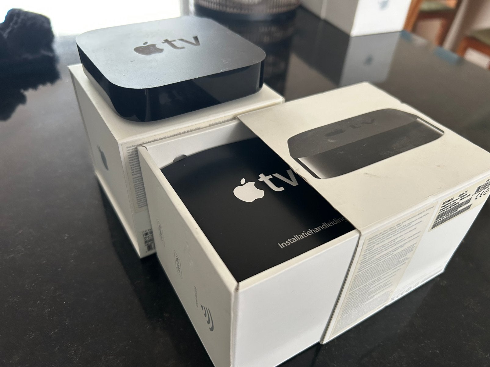 Foto 4 van Apple AirPort Express Base Station (3x) & Apple TV (1x)