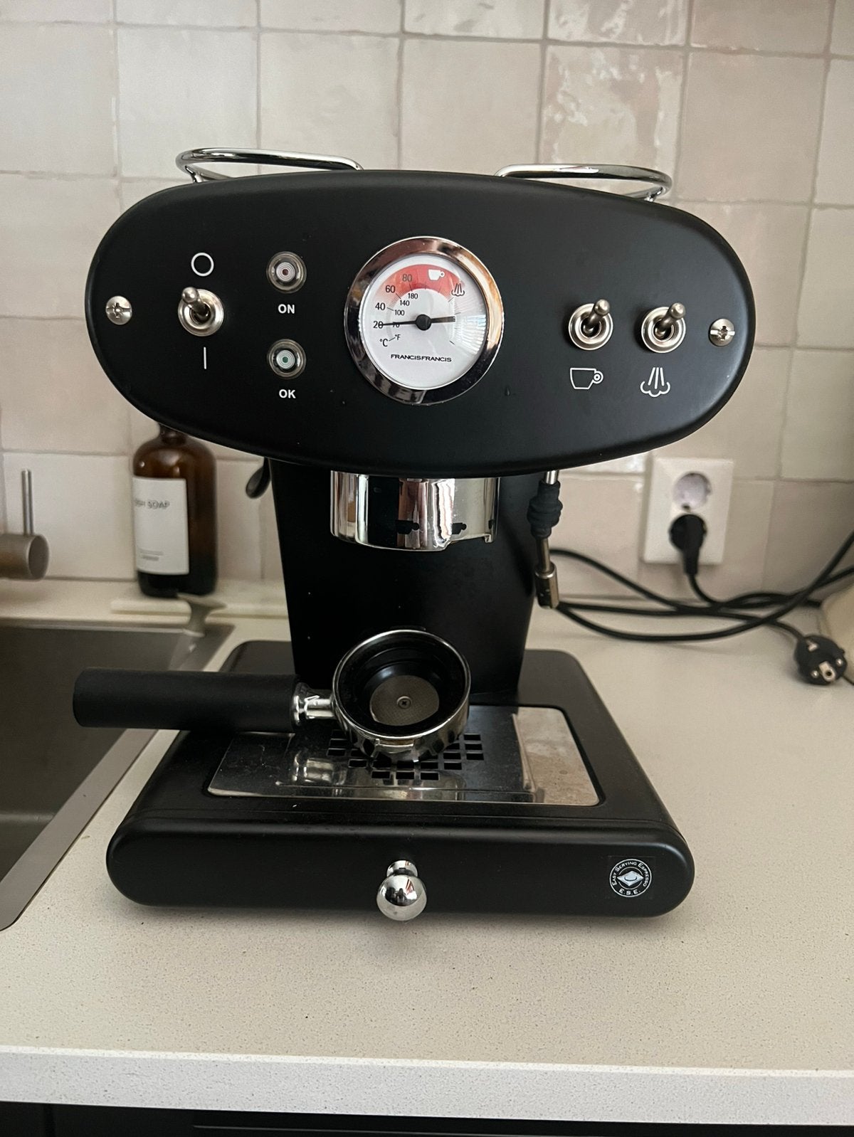 Illy espressomachine met illy Classico ESE servings, Koffiepads en cups, Gebruikt, Espresso apparaat, 1 kopje