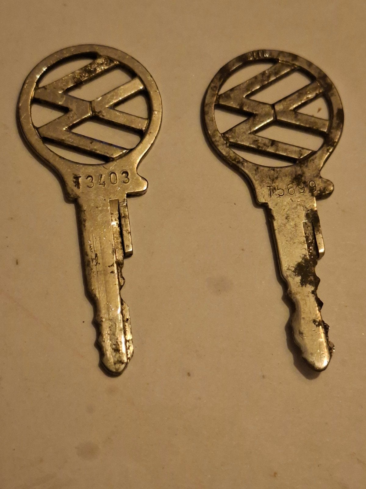 2 Oude Volkswagen Kever Sleutels - Vintage VW Sleutels, Ophalen of Verzenden, Gebruikt, Volkswagen
