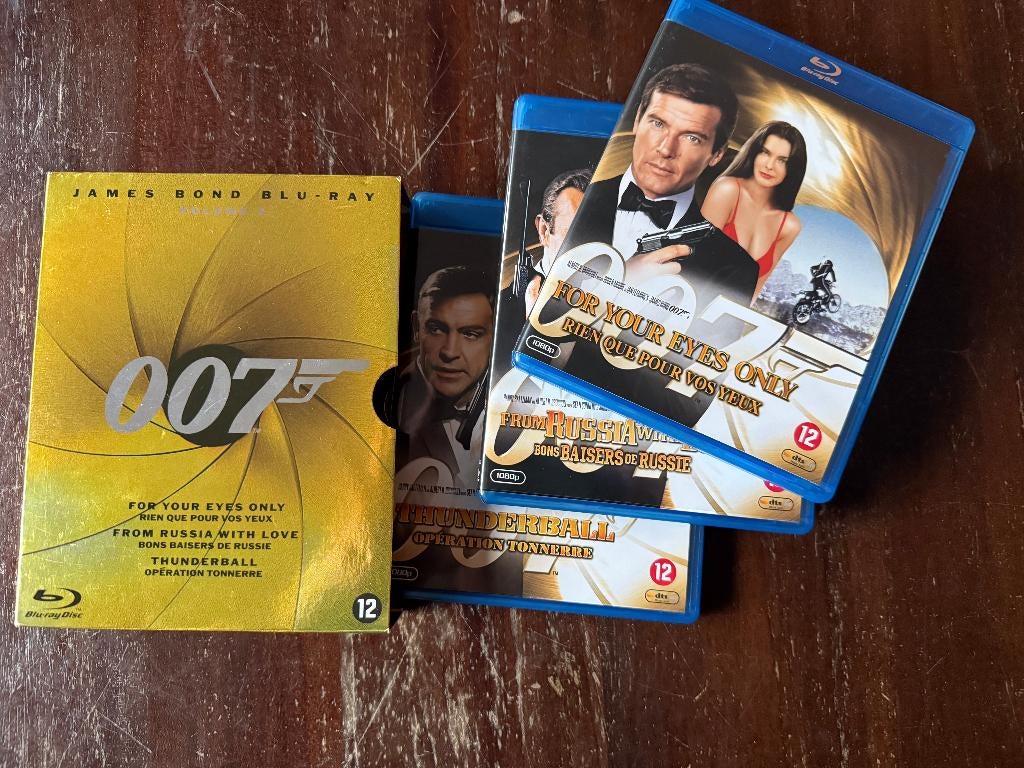 James Bond 007 ( 3 Blu Ray Box ) met 3 Films, Cd's en Dvd's, Ophalen of Verzenden, Zo goed als nieuw, Actie, Boxset