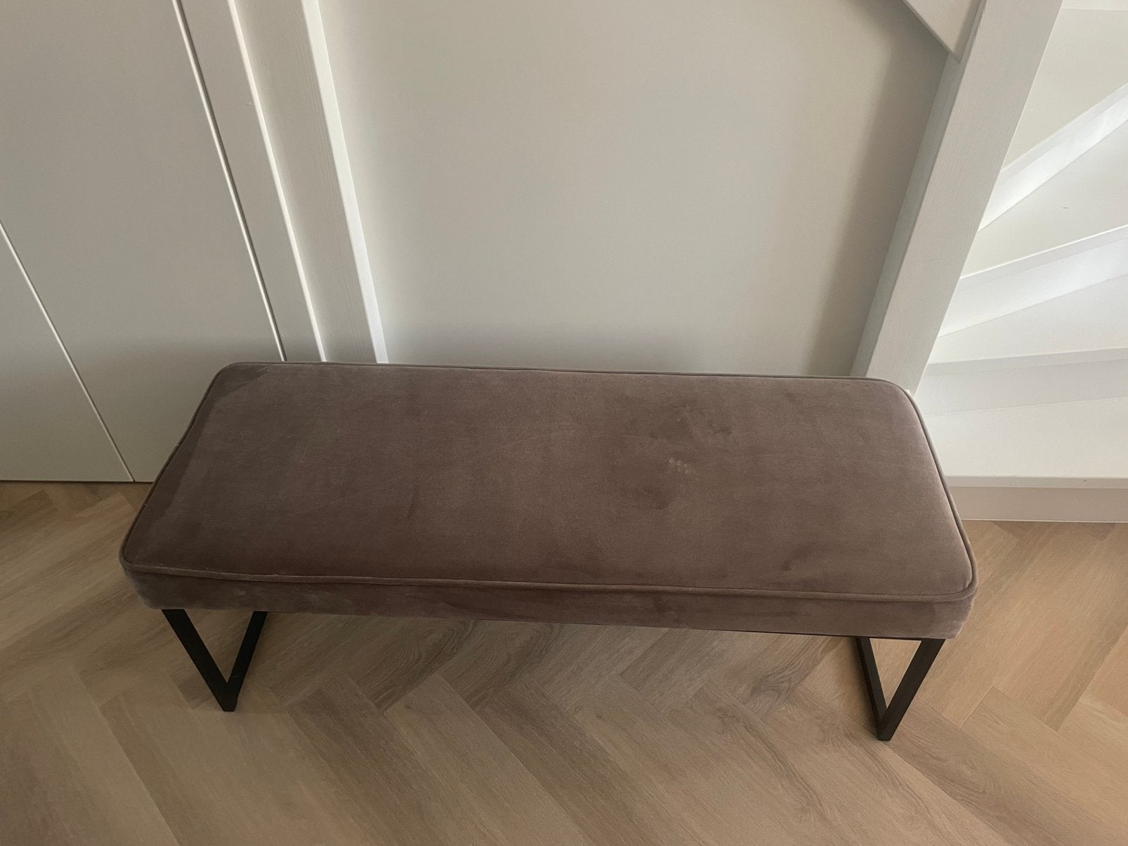 Bankje Pien Karwei fluwelen bankje met metalen onderstel, Ophalen, Gebruikt, 50 tot 75 cm, 100 tot 125 cm