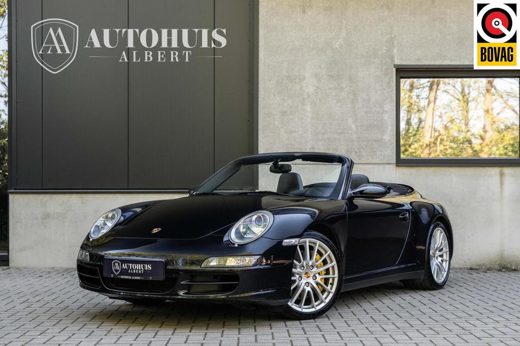 Porsche 997.1 Cabrio 3.8 Carrera 4S 381pk PCCB Carbon PASM, Auto's, Porsche, Automaat, Gebruikt, Zwart, Cabriolet