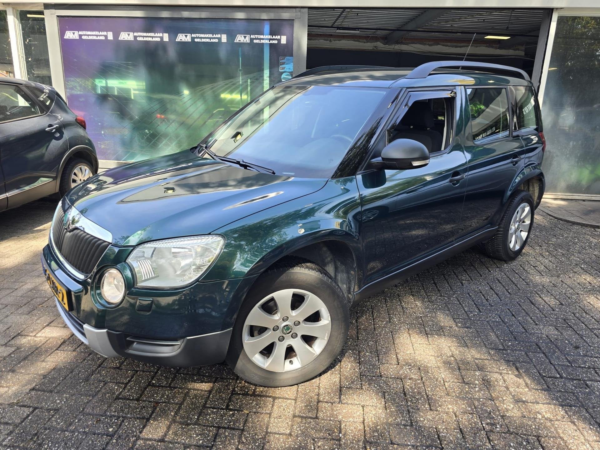 Skoda Yeti 1.2 TSI Active Plus | 3/6 OF 12 MND GARANTIE | NW, Auto's, Voorwielaandrijving, Euro 5, Stof, Gebruikt
