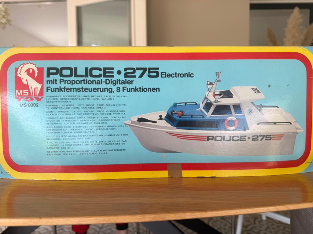 Retro afstandsbestuurbare politieboot M.S. Toy Police 275, Hobby en Vrije tijd, Ophalen, Gebruikt