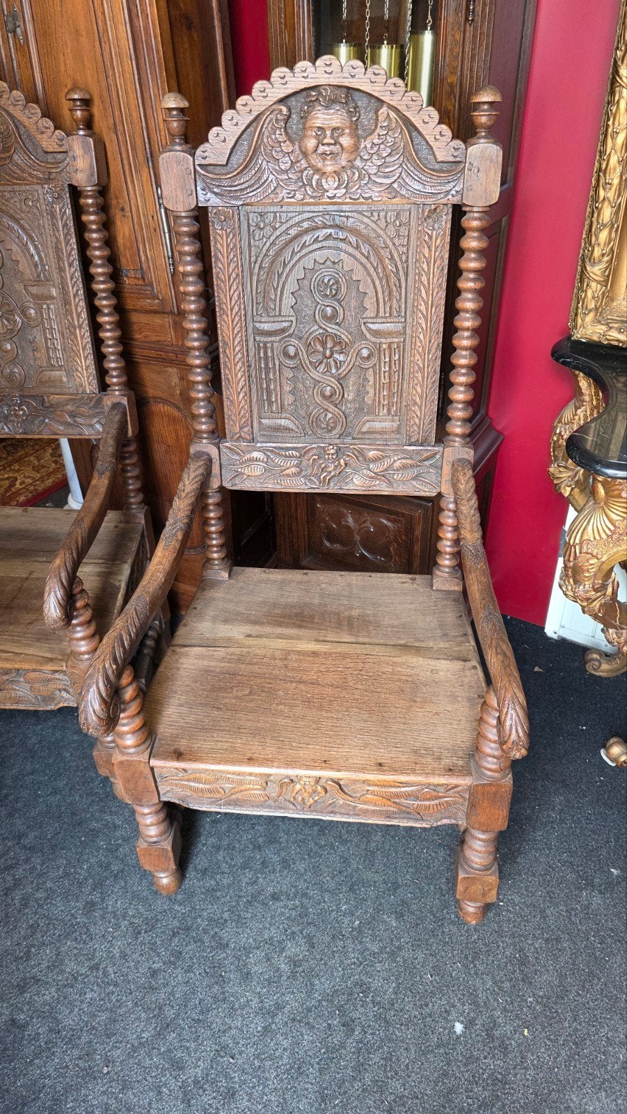 2 vroeg antieke armstoelen, Ophalen