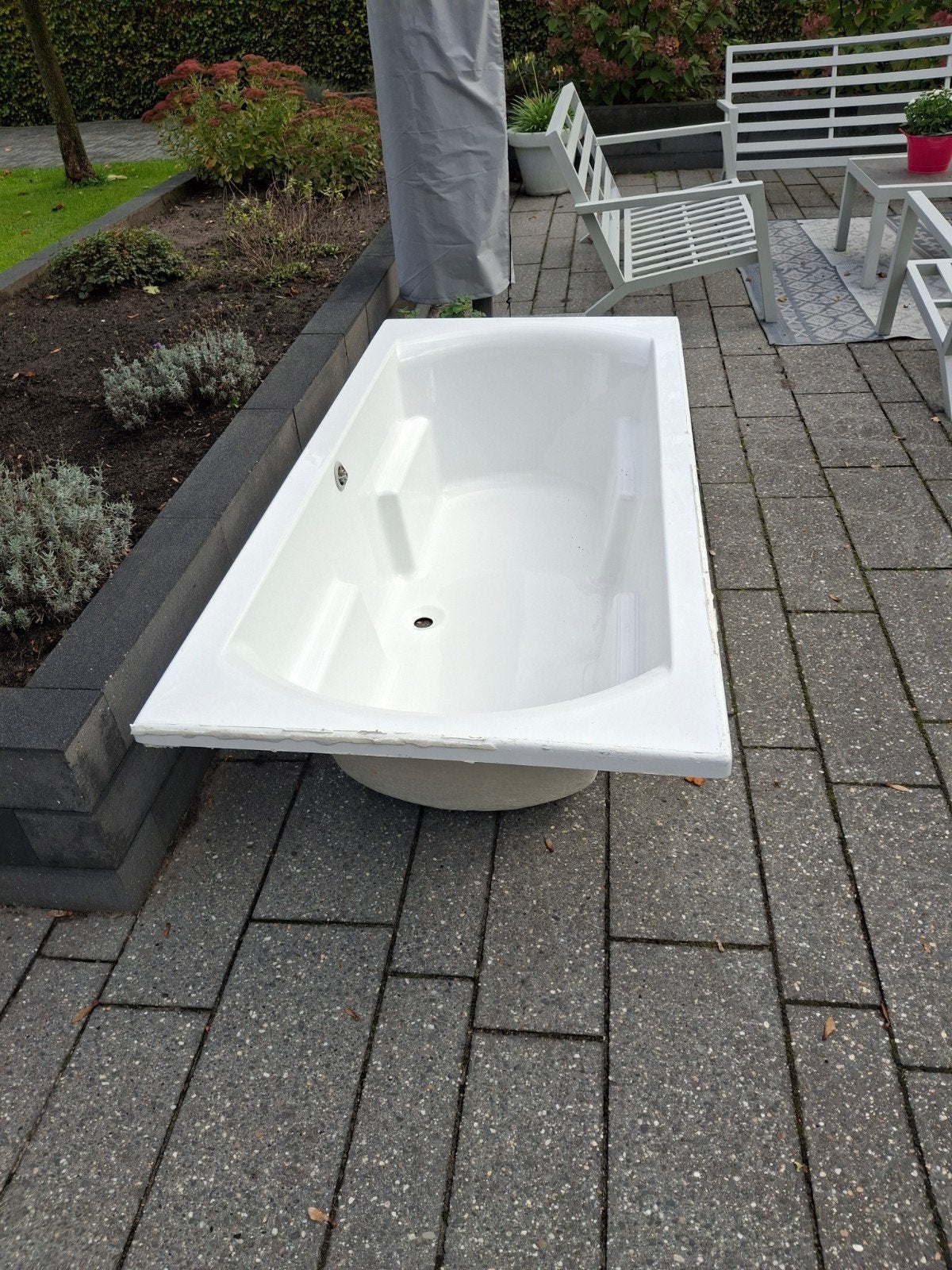 Gratis Gebruikt wit bad, ideaal voor badkamer of tuin, Ophalen, Gebruikt, Bad