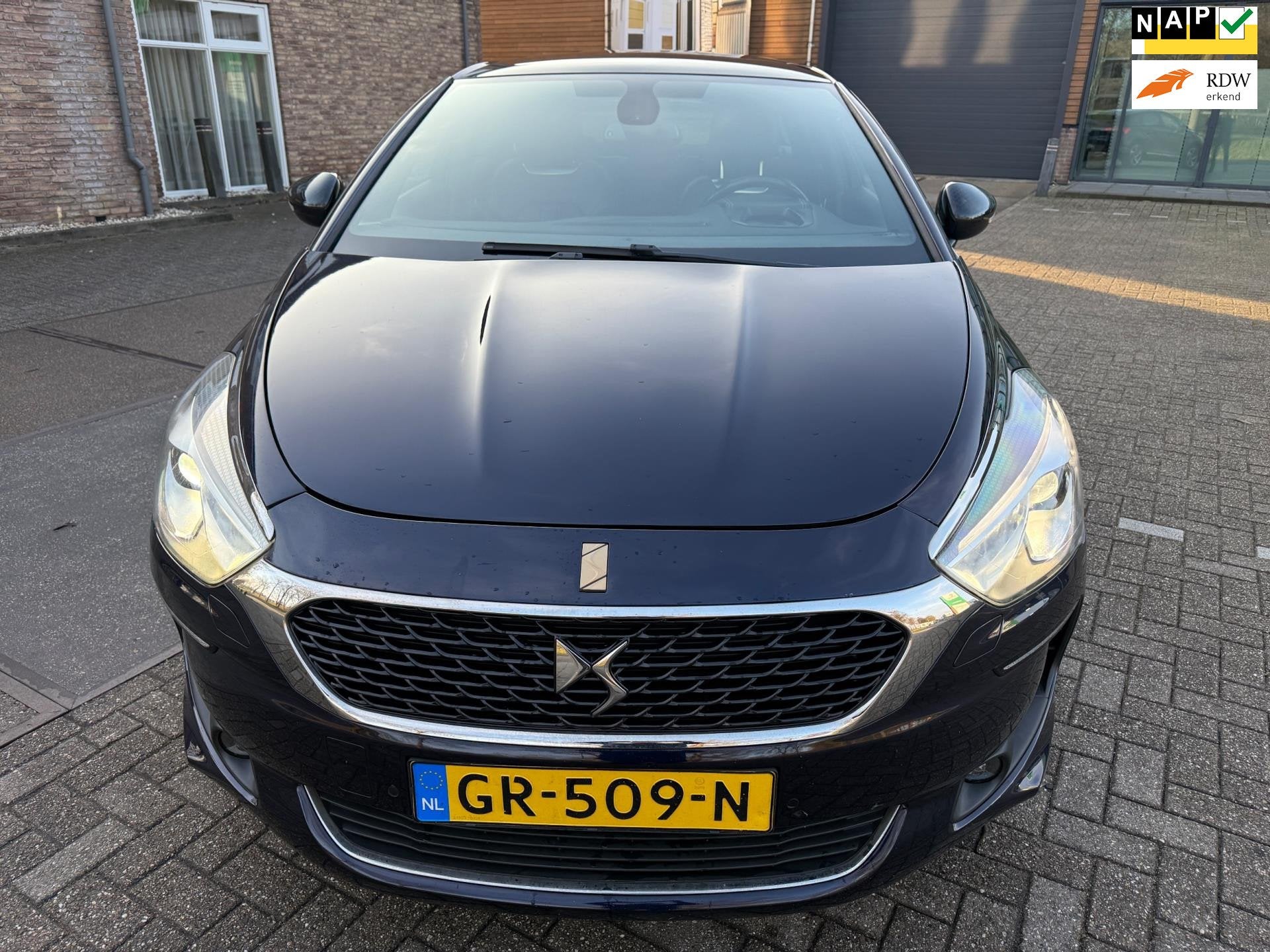 DS 5 1.6 THP 1955 -- mooi luxe uitvoering / nieuwe distribut, Auto's, Automatische klimaatregeling, Gebruikt, Euro 6, 4 cilinders