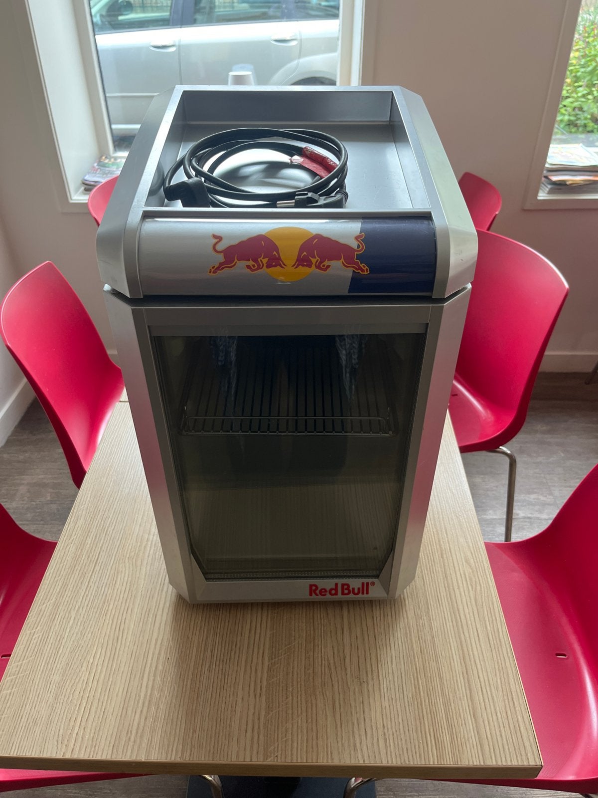 Red Bull Mini Koelkast - Perfect voor Drankjes, Ophalen, Zonder vriesvak, Minder dan 45 cm, Minder dan 85 cm