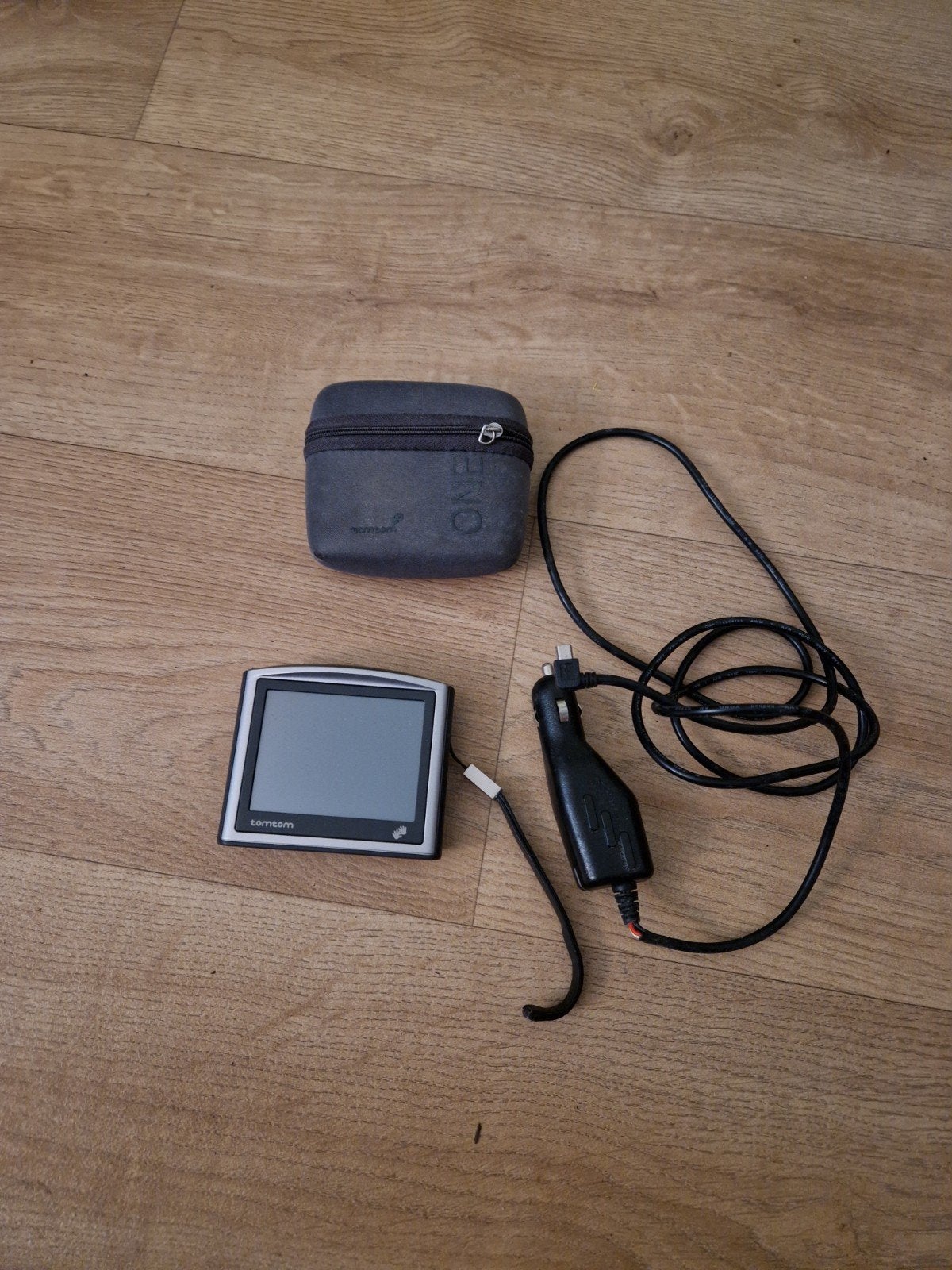 TomTom ONE Navigatiesysteem met accessoires, Ophalen of Verzenden, Gebruikt