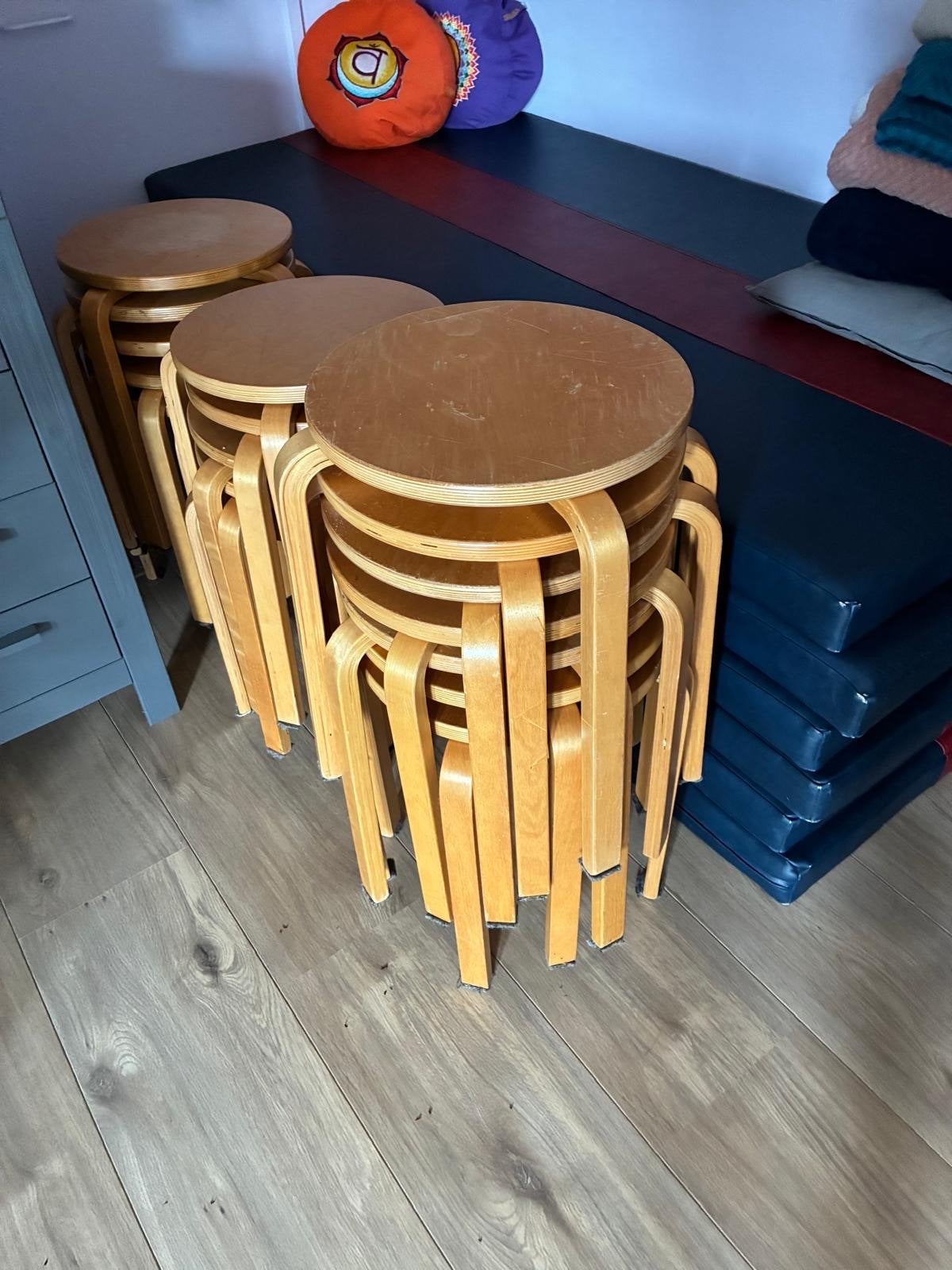 Frosta Ikea kruk, Huis en Inrichting, Krukjes, Ophalen, Zo goed als nieuw, Hout