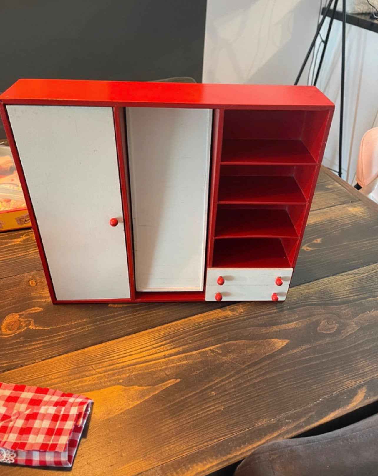 Vintage houten barbie meubel, Verzamelen, Ophalen of Verzenden, Zo goed als nieuw