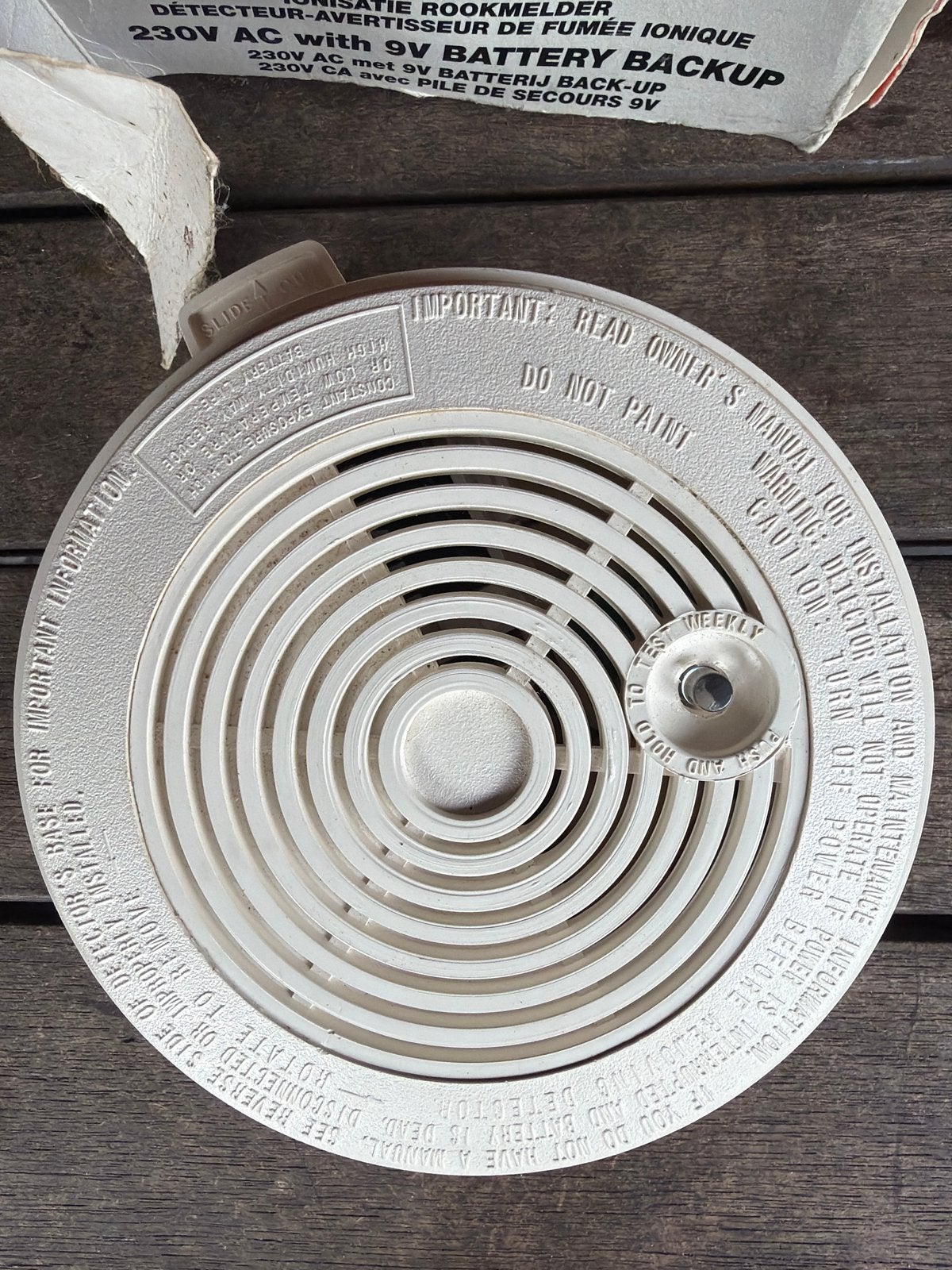 BRK Electronics Ionisatie Rookmelder 230V AC met 9V Batterij, Ophalen, Nieuw, Detector, Sensor of Melder, Rook