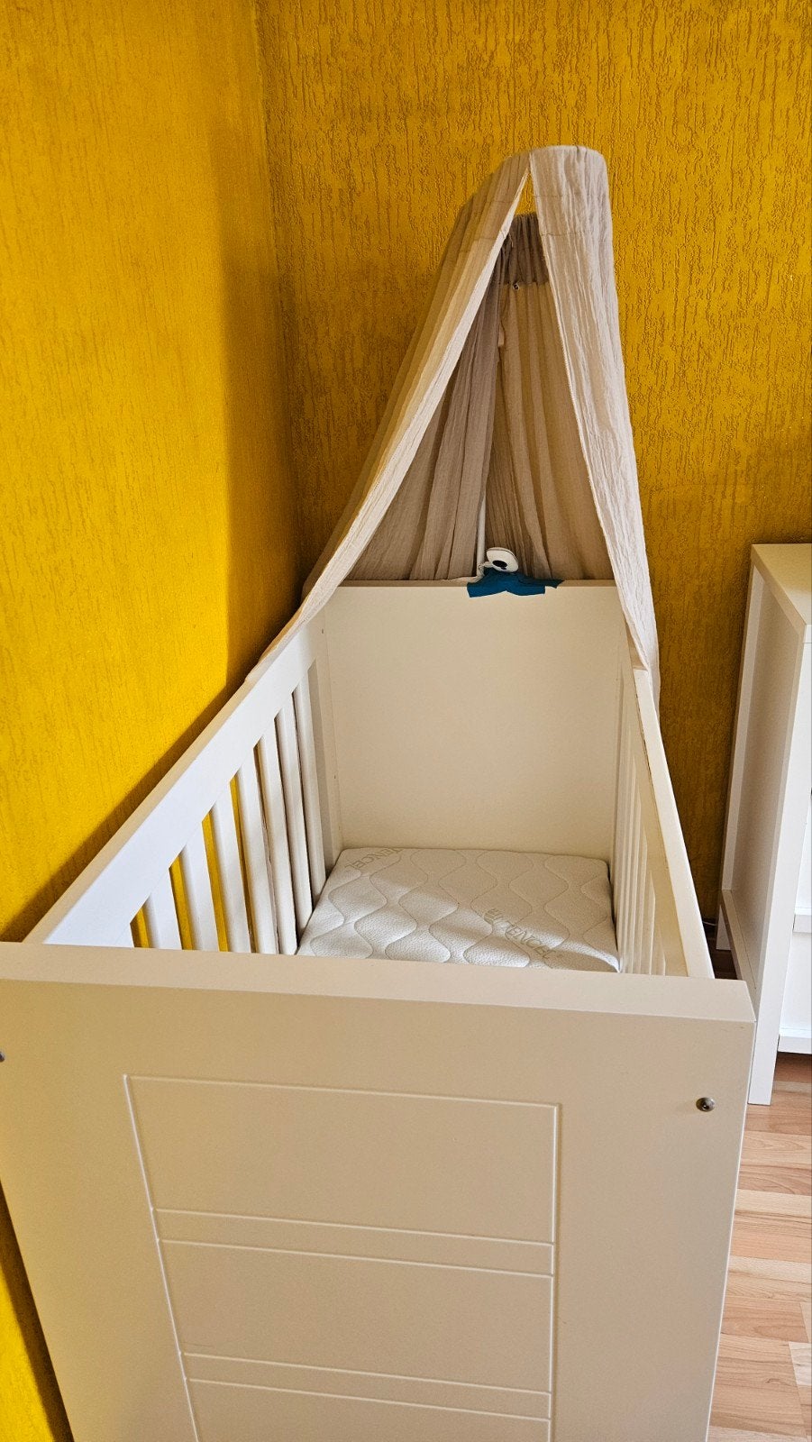 Bedje met hemeltje inclusief matras en lakentjes, Ophalen, Gebruikt, Jongetje of Meisje