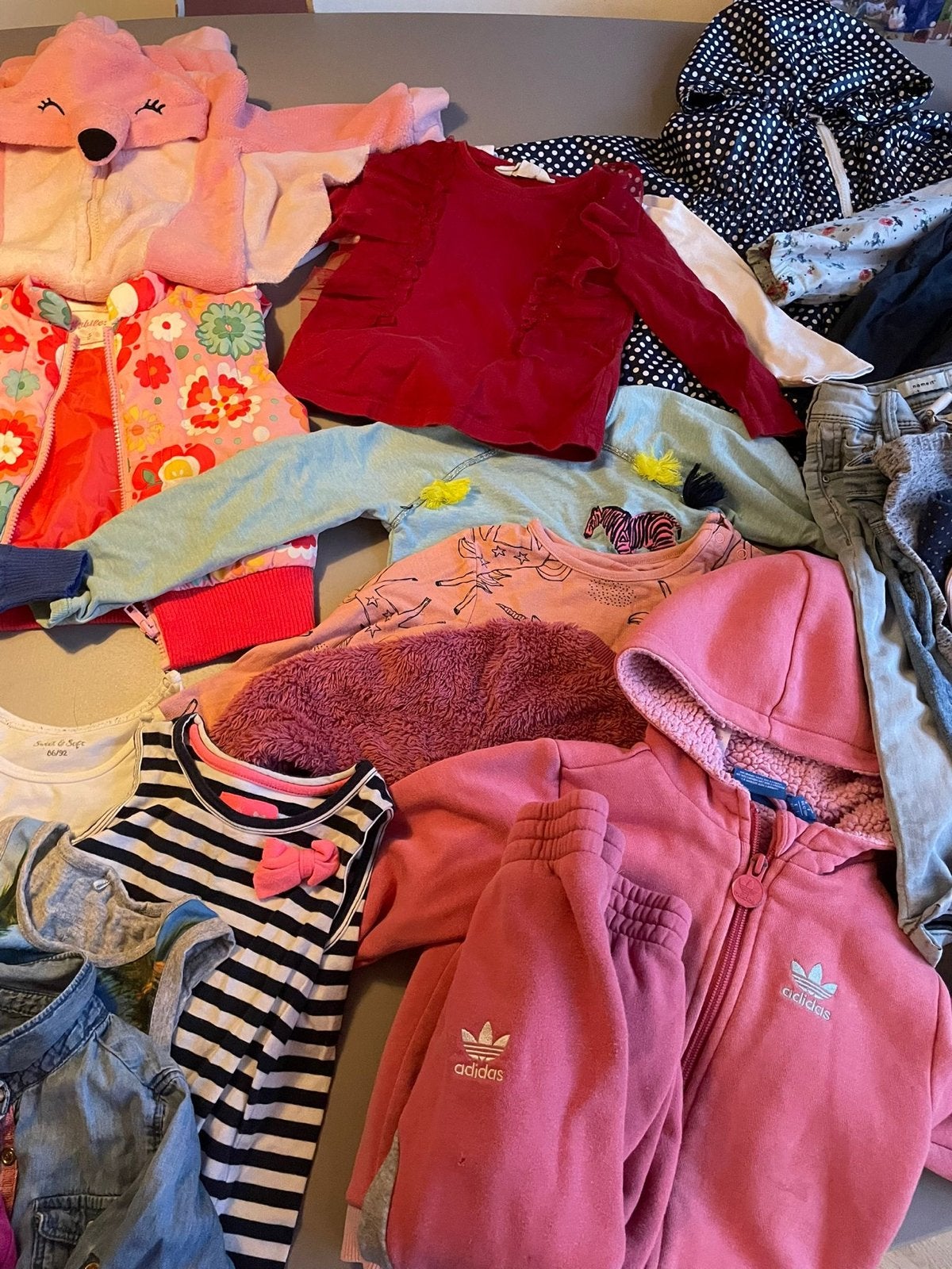 Groot kledingpakket meisje maat 86-92 (Adidas, H&M, Zara), Ophalen of Verzenden, Gebruikt, Overige maten