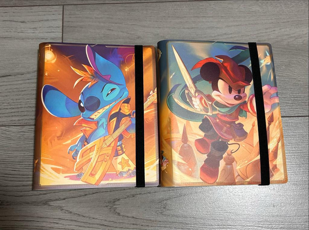 Lorcana Binders Stitch & Mickey Mouse - Nieuw!, Avontuur en Actie, 1 speler, Ophalen of Verzenden, Zo goed als nieuw