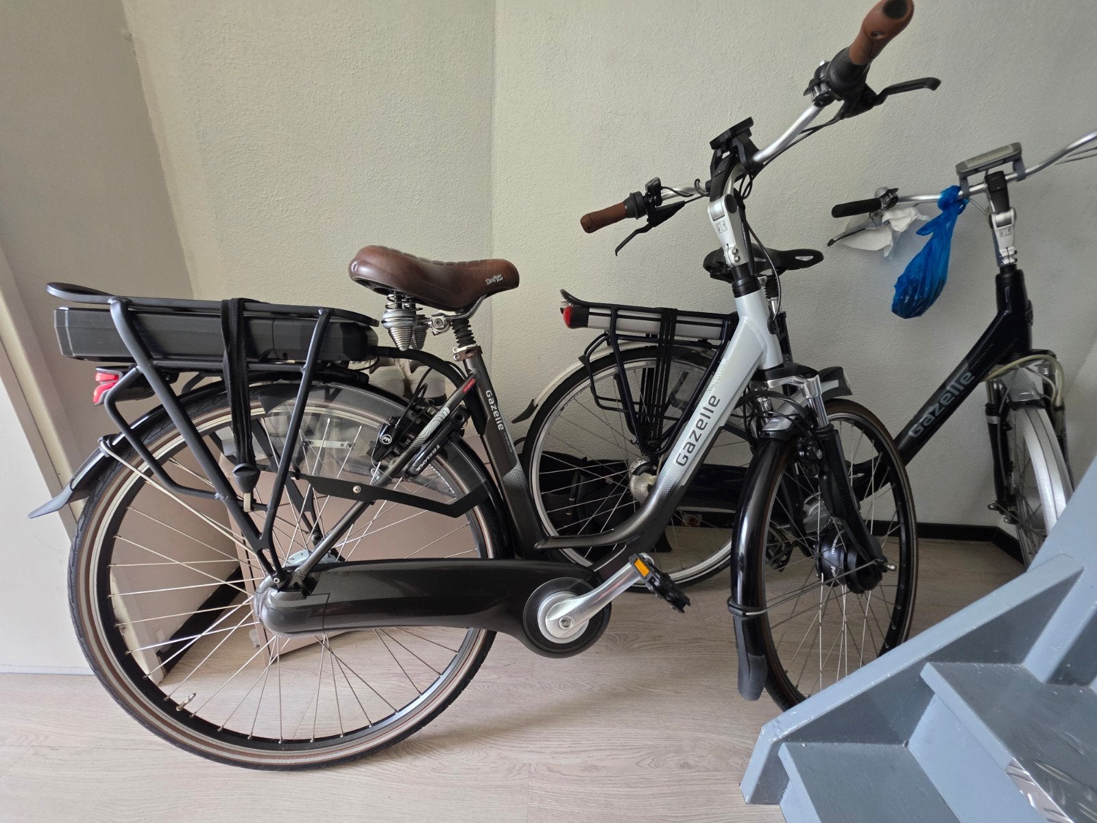 2x elektrische Gazellen Orange tekoop zijn bijna nieuw!!!!, Fietsen en Brommers, Elektrische fietsen, 51 tot 55 cm, Ophalen, Zo goed als nieuw