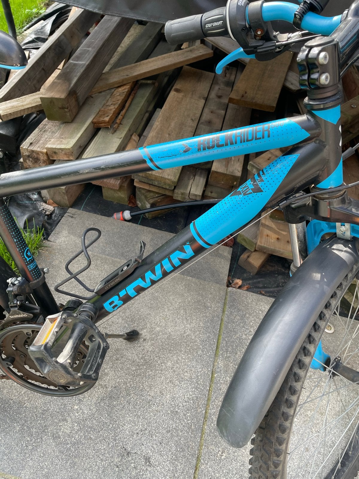 B'Twin Rockrider 500 Mountainbike - Zwart/Blauw, Overige merken, Gebruikt, Velgrem, Versnellingen