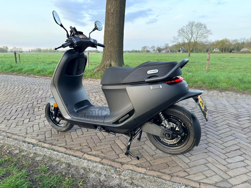 Segway E250S Elektrische motor Scooter 1100+- km, Motoren, Motoren | Overige merken, Traction Control, Scooter, Occasion, Particulier
