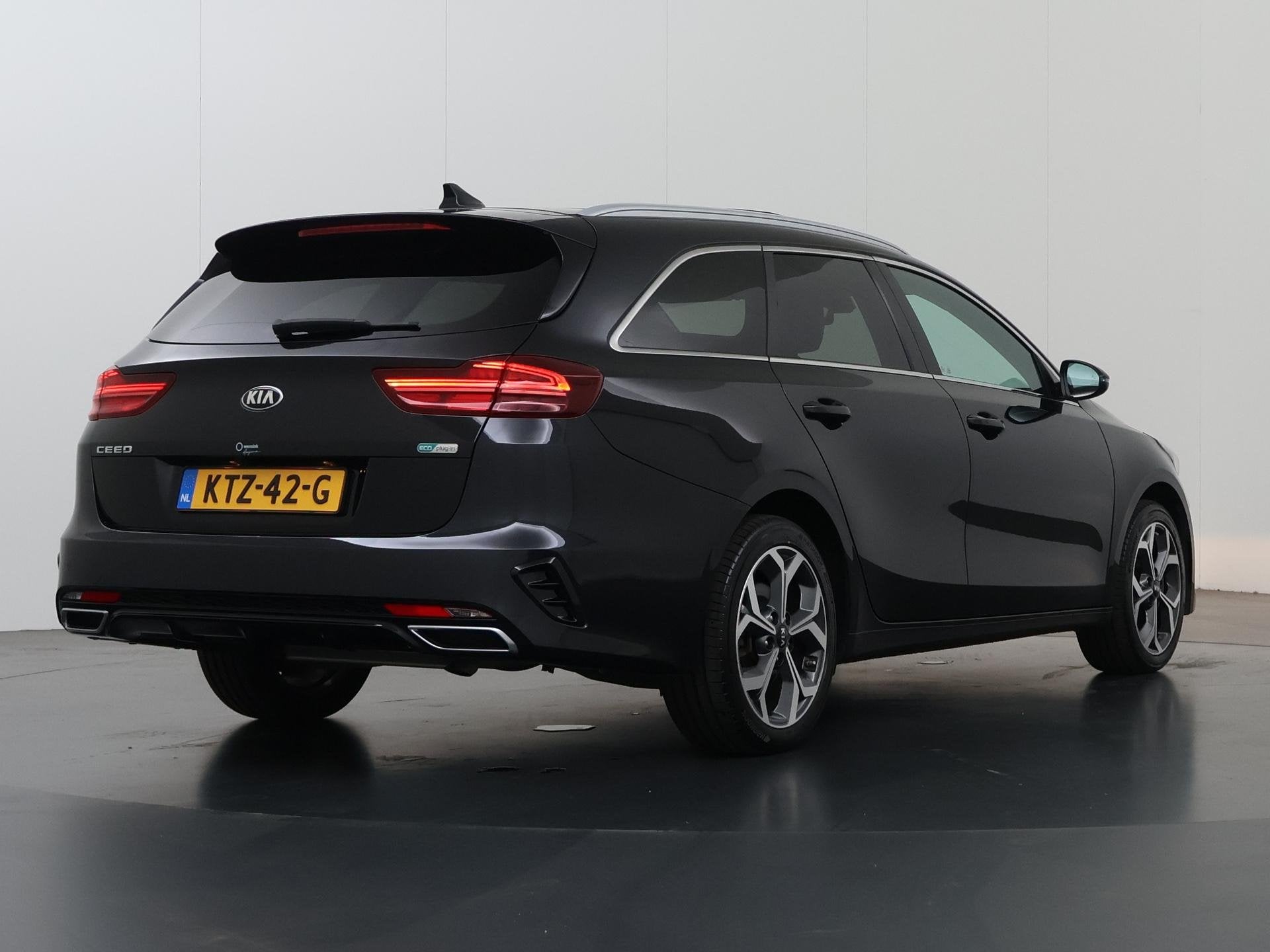 Kia Ceed Sportswagon 1.6 GDI PHEV ExecutiveLine | Panoramada, Auto's, Gebruikt, Zwart, Geïmporteerd, Te koop