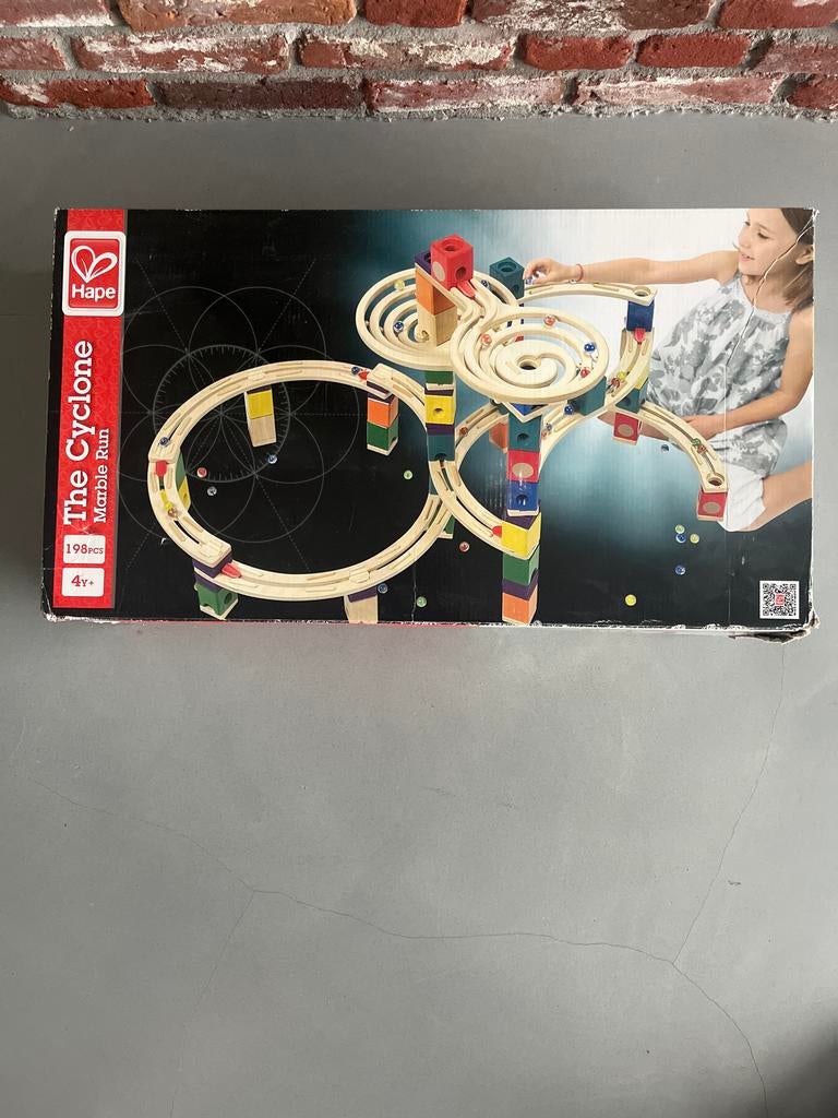 Hape Knikkerbaan The Cyclone - 198 delig, Kinderen en Baby's, Ophalen, Zo goed als nieuw, Overige merken