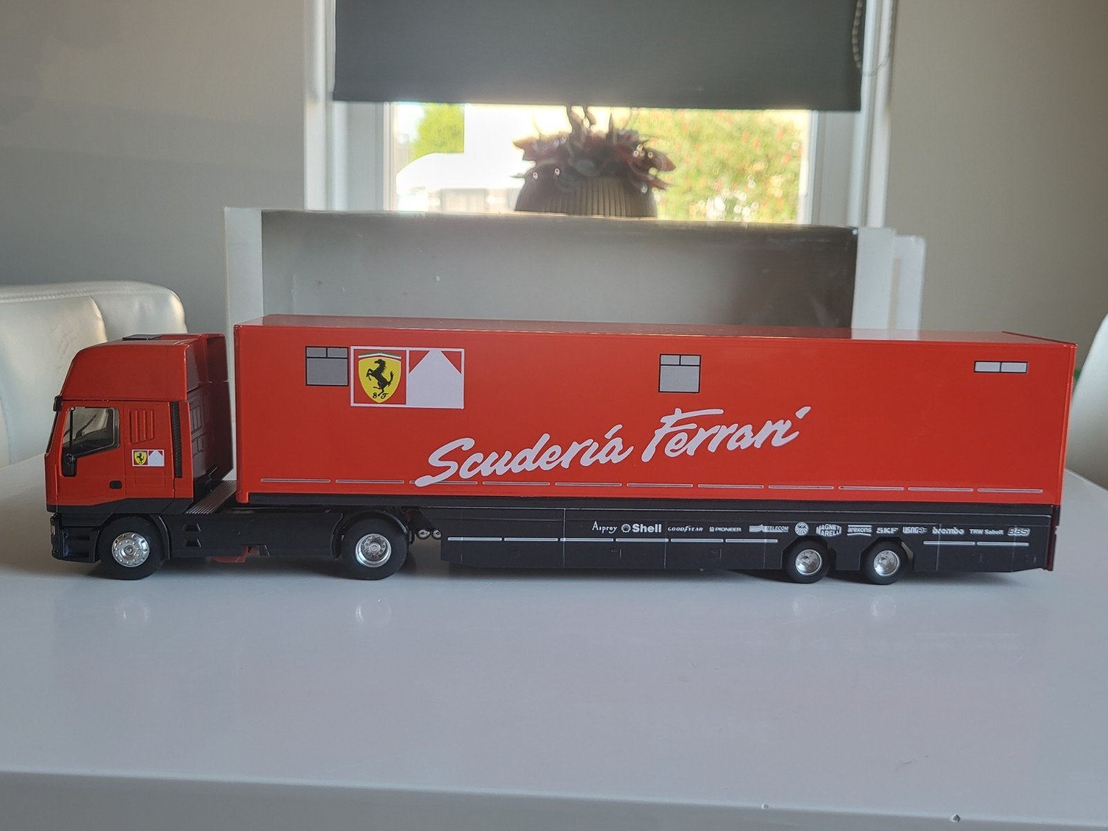 1:43 Eligor (voor Minichamps) Iveco Ferrari transporter, Hobby en Vrije tijd, Modelauto's | 1:43, Auto, AutoArt, Paul's Modelart