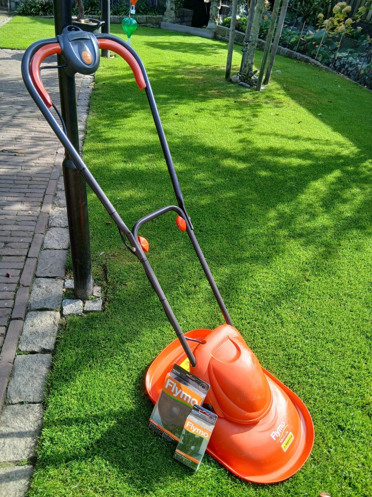 Flymo Micro Lite Elektrische Zweefmaaier met extra messen, Ophalen, Gebruikt, Elektrische grasmaaier, Minder dan 30 cm