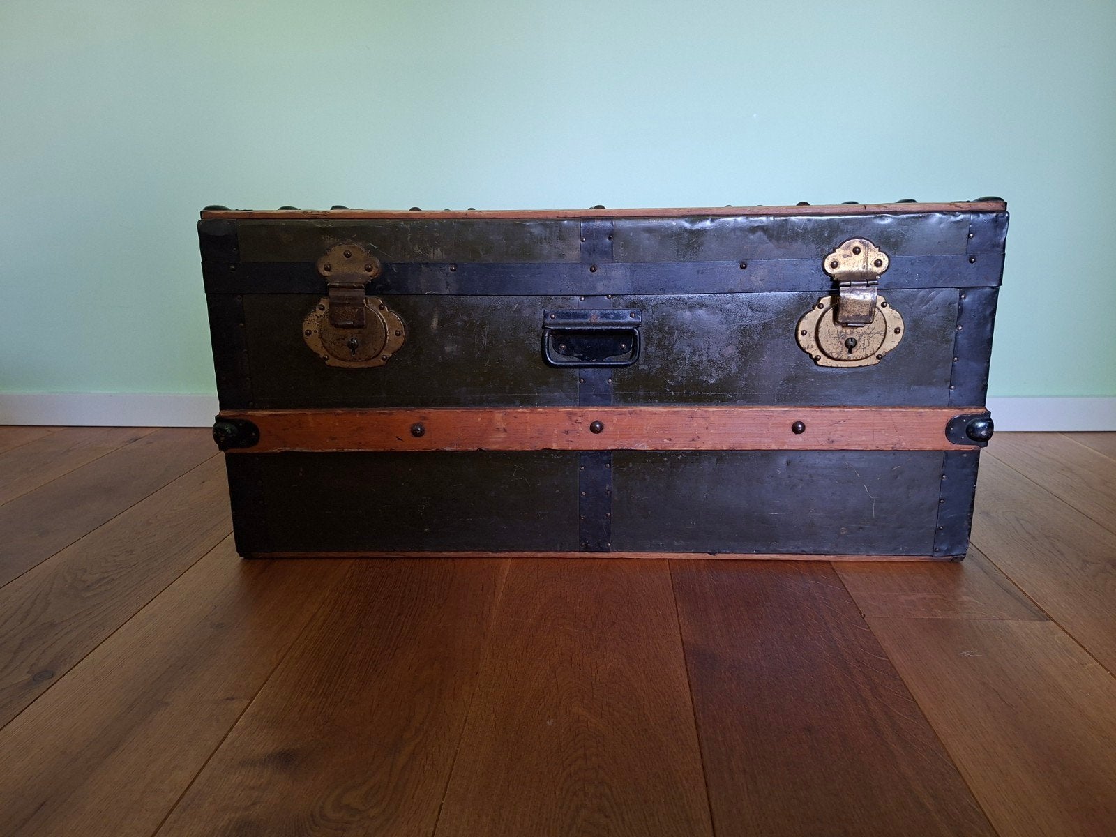 Vintage legergroene koffer/kist hout en metalen details, Gebruikt, 50 tot 100 cm, 5 – 50, 50 tot 75 cm